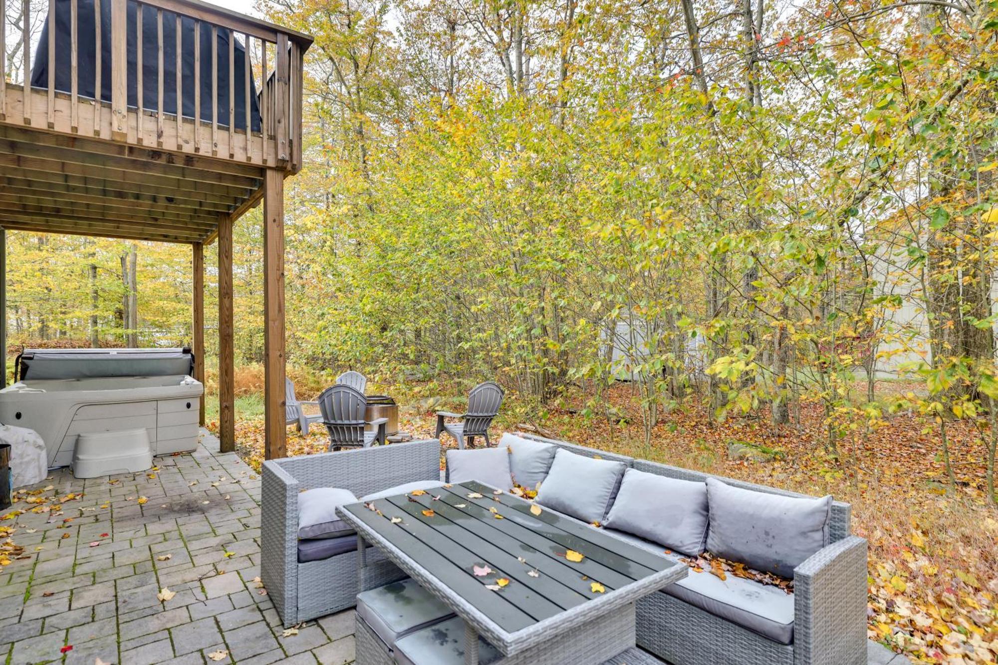 Tobyhanna Home With Game Room And Fire Pit Exterior photo